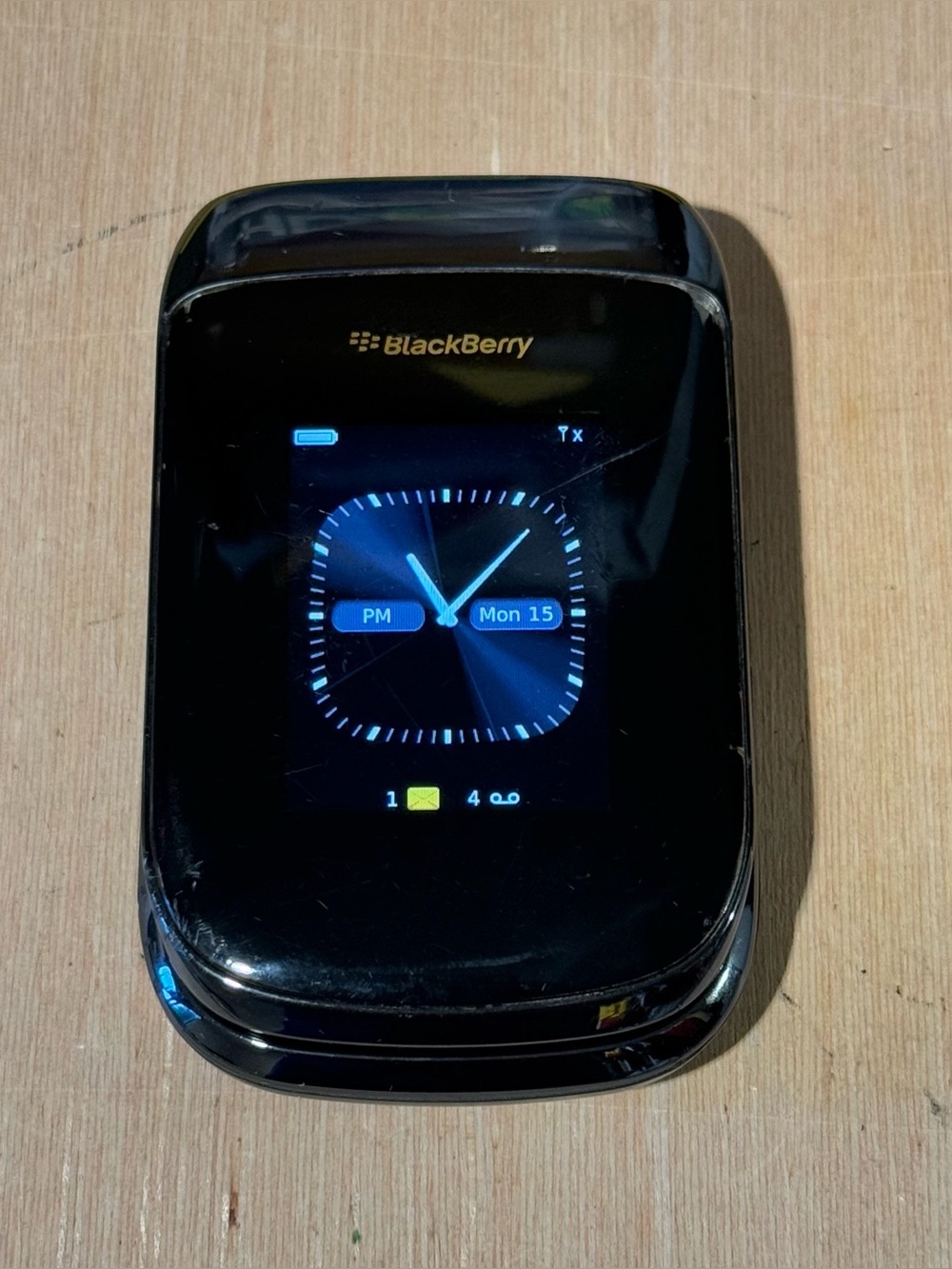 BlackBerry Style 9670 Flip Phone Sprint Smartphone Tested Good w/Charg-230-Songs